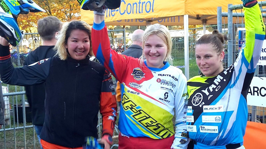 Jennifer Siekkinen, Annamaria Karikuusi ja Marita Nyqvist toivat Suomeen enduron Euroopan mestaruuden.